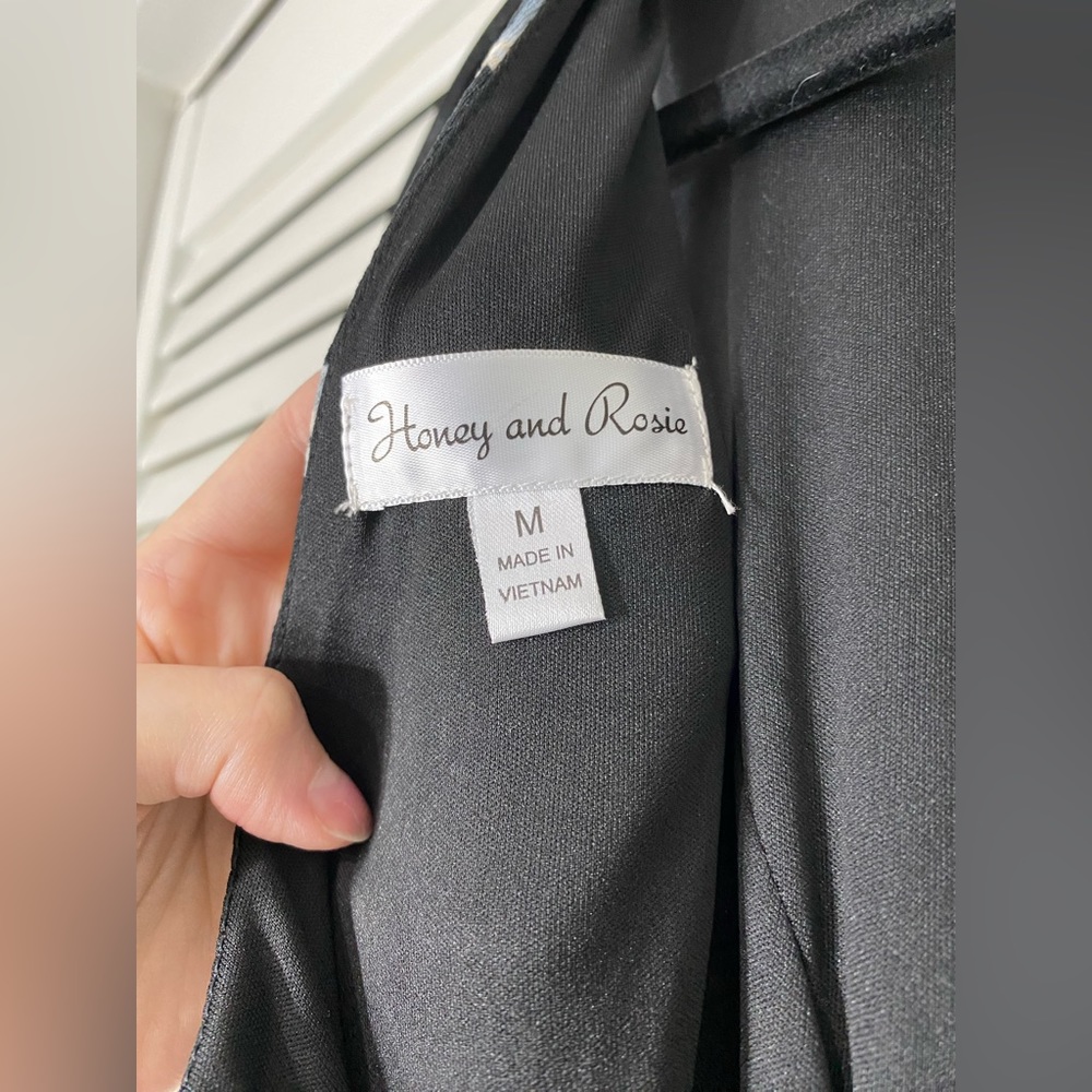 NWT Medium Honey and Rosie Floral Black White Gray Blue Romper Jumpsuit - Picture 6 of 7